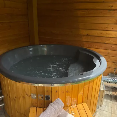 Pod Hrdosnou Skalou Chalet *