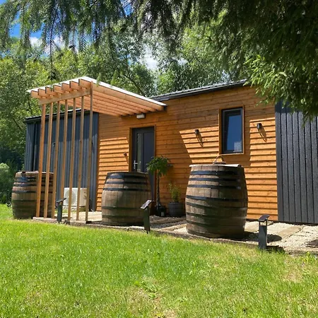Pod Hrdosnou Skalou Chalet Komjatna