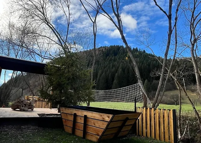 Pod Hrdosnou Skalou Komjatná